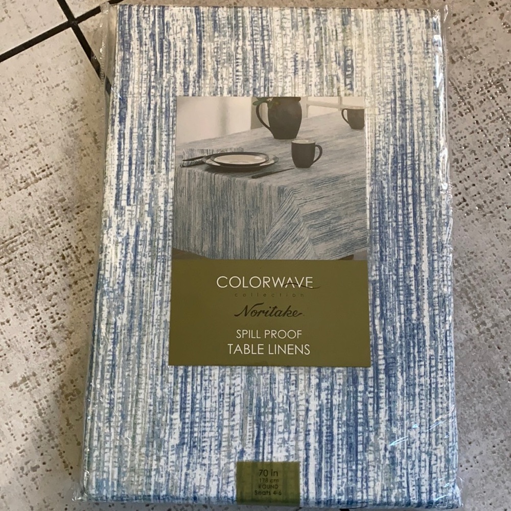 🌺NEW bed bath and beyond table liner size 70 in round